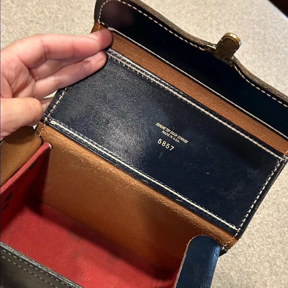 N/A stylish black